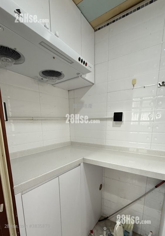 Kam Kun House Rental 2 Bedrooms , 1 Bathroom 300 ft²