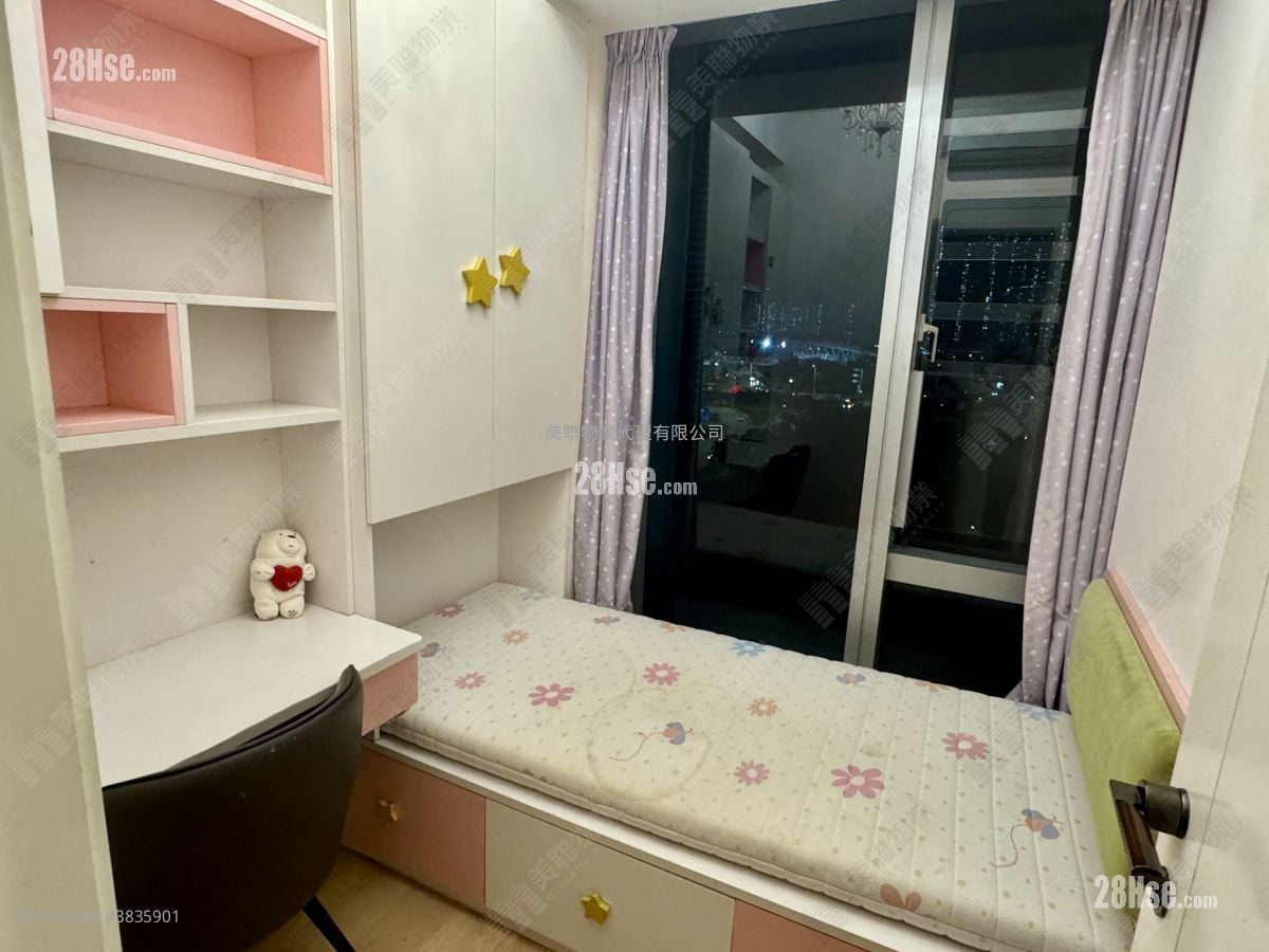 Savannah Sell 3 Bedrooms , 2 Bathrooms 759 ft²