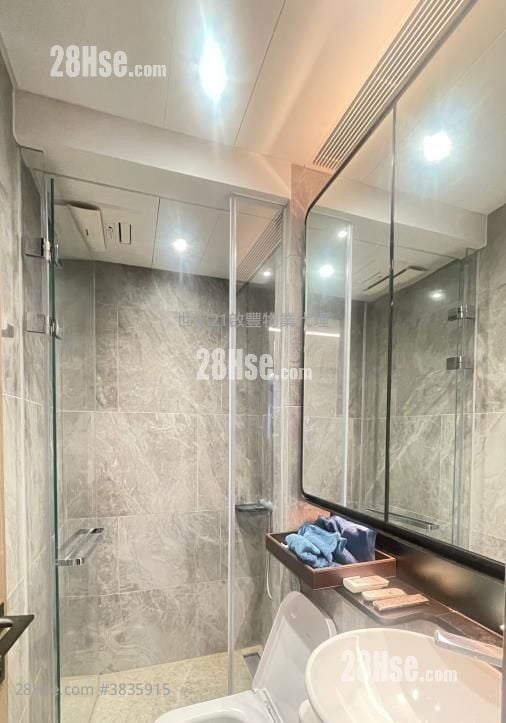 The Henley Rental 296 ft²