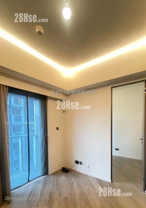 The Henley Rental 296 ft²