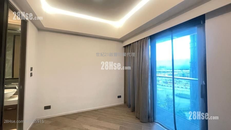 The Henley Rental 296 ft²