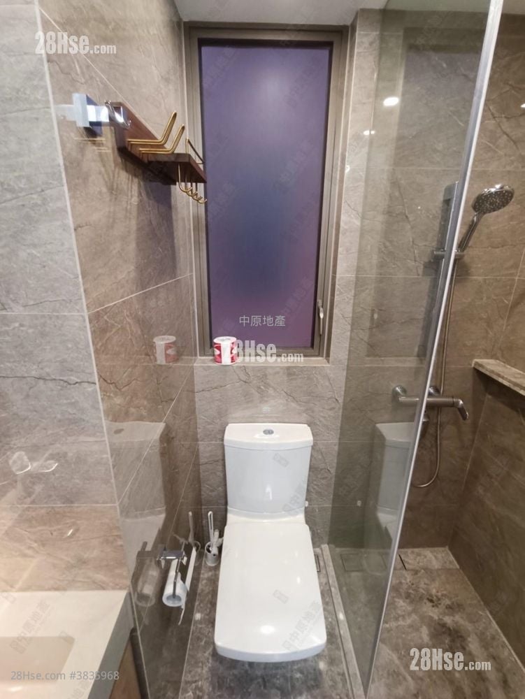 Centra Horizon Sell Studio 251 ft²