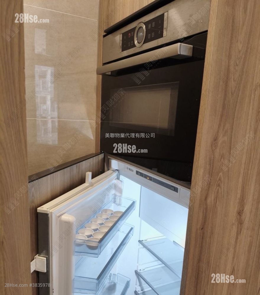 Centra Horizon Sell Studio , 1 Bathroom 251 ft²