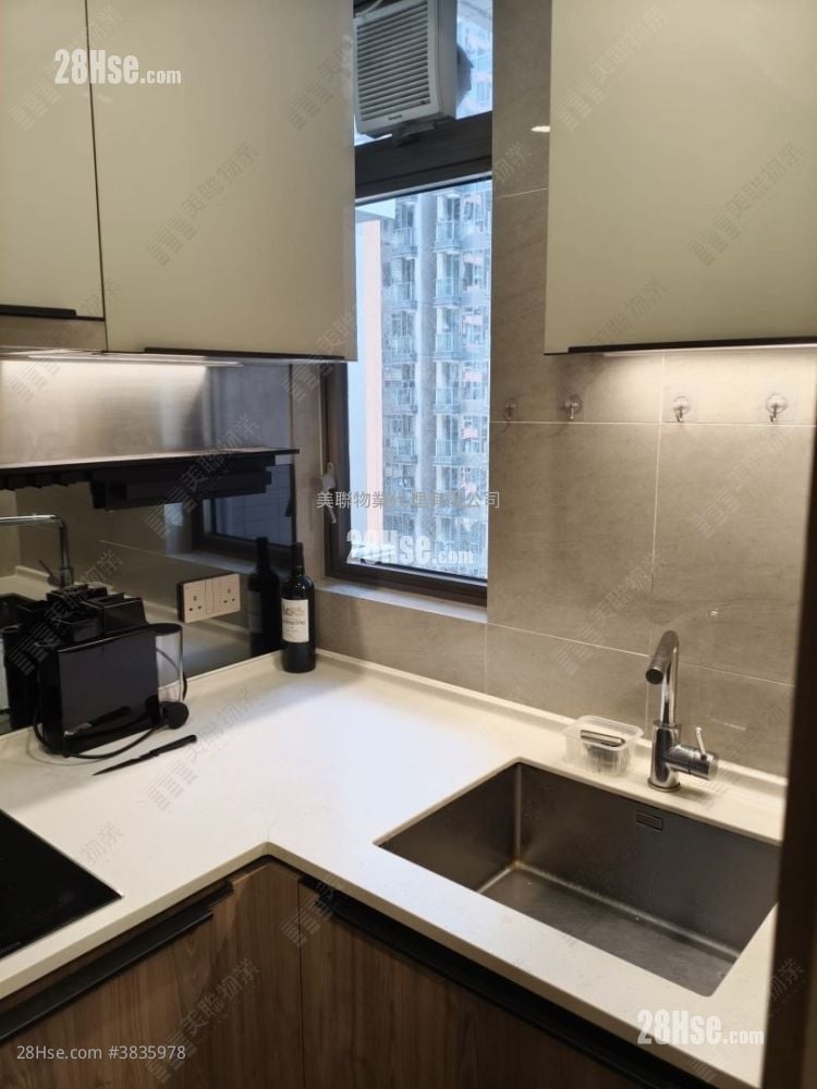 Centra Horizon Sell Studio , 1 Bathroom 251 ft²