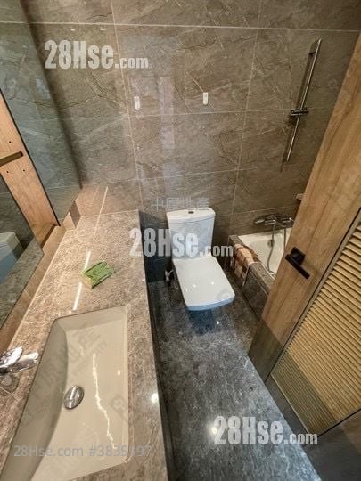 Centra Horizon Sell 3 Bedrooms 700 ft²