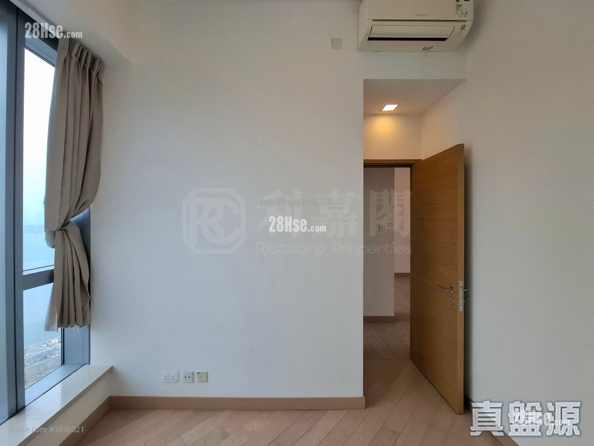 Century Link Sell 3 Bedrooms 572 ft²