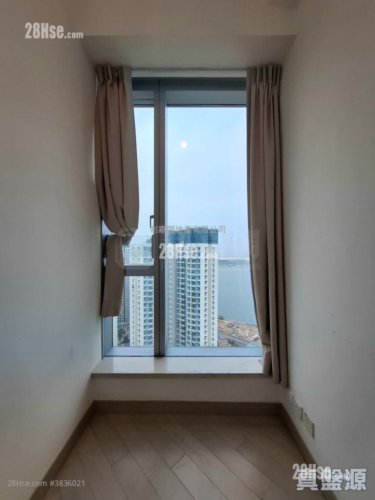Century Link Sell 3 Bedrooms 572 ft²