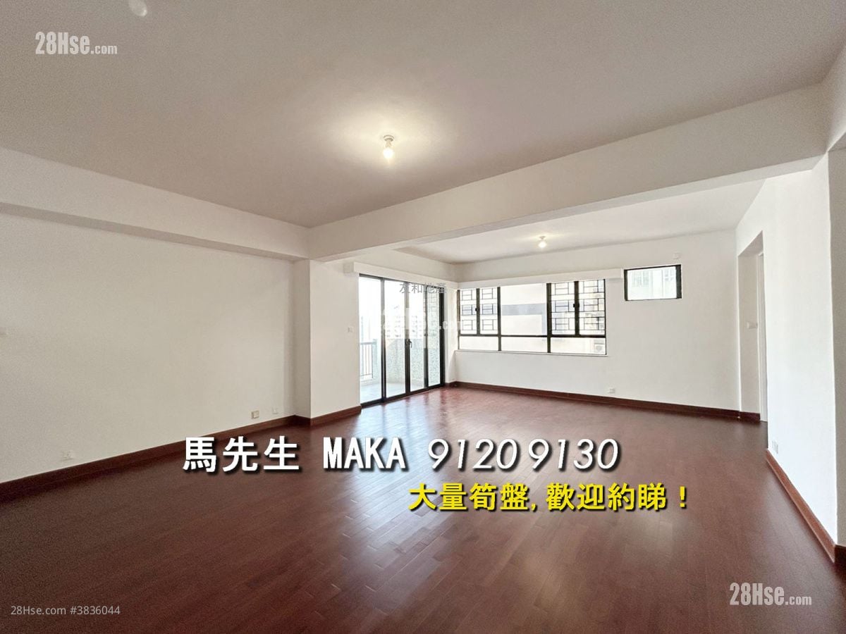 The Crescent Rental 3 Bedrooms , 2 Bathrooms 2,264 ft²