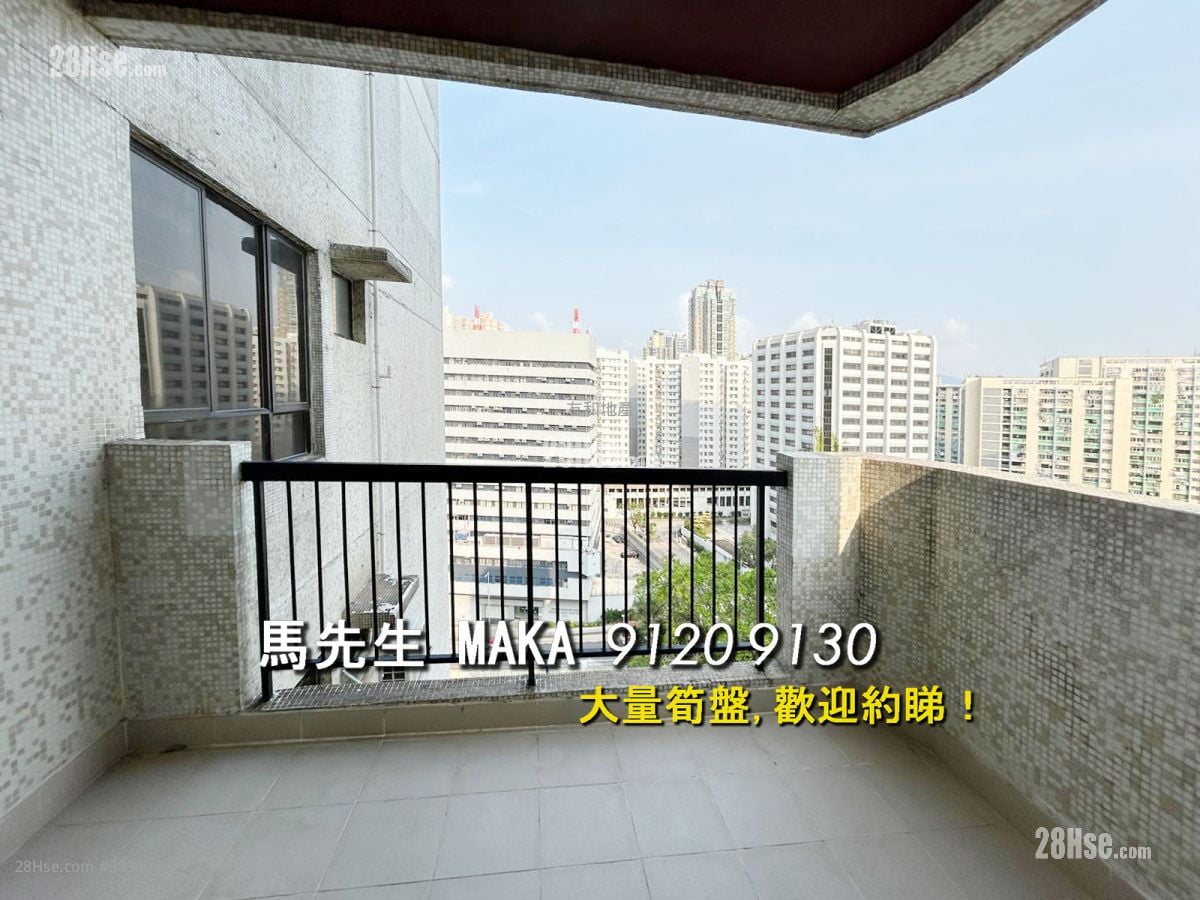 The Crescent Rental 3 Bedrooms , 2 Bathrooms 2,264 ft²