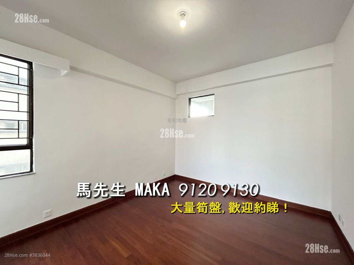 The Crescent Rental 3 Bedrooms , 2 Bathrooms 2,264 ft²