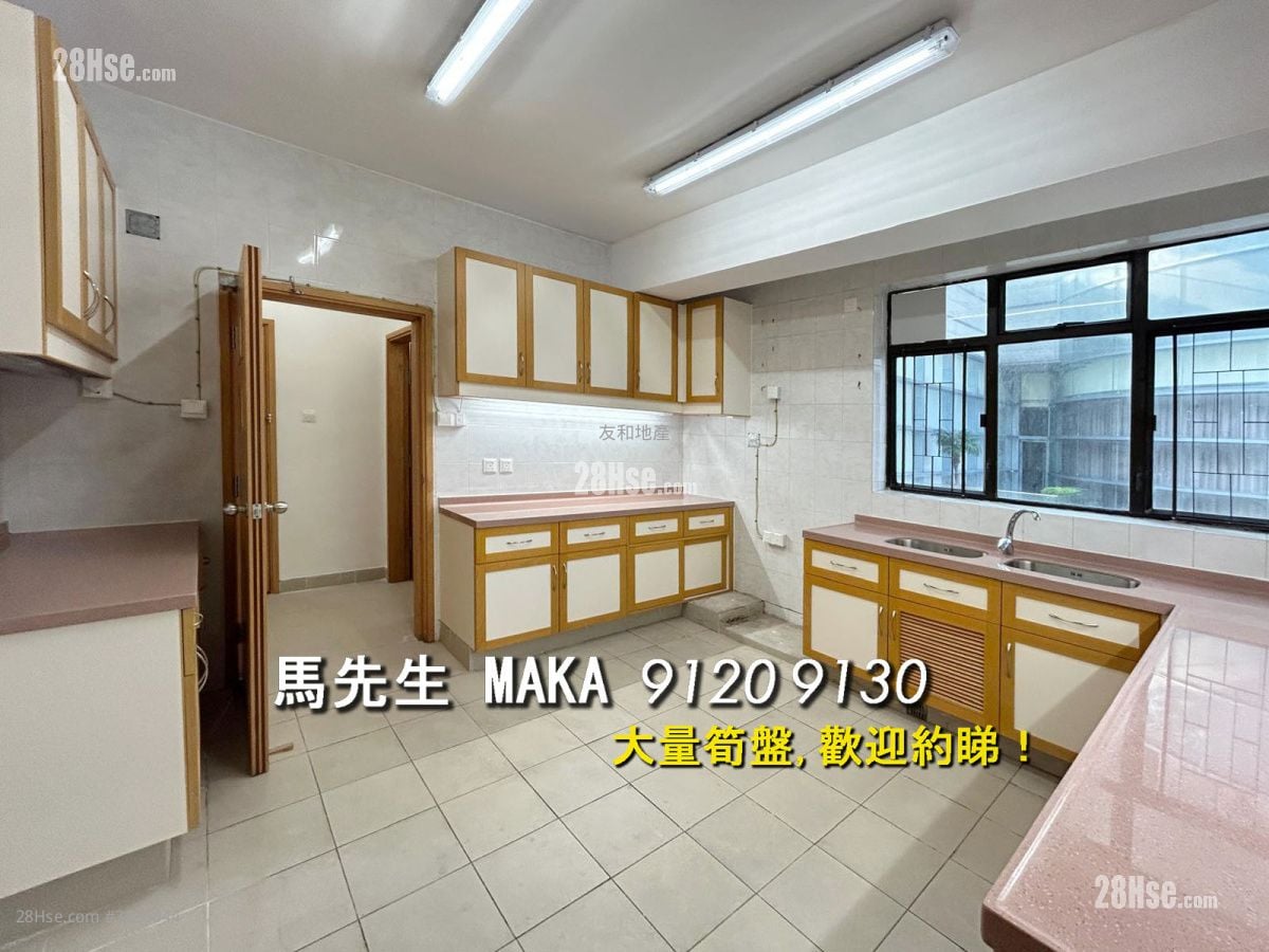 The Crescent Rental 3 Bedrooms , 2 Bathrooms 2,264 ft²