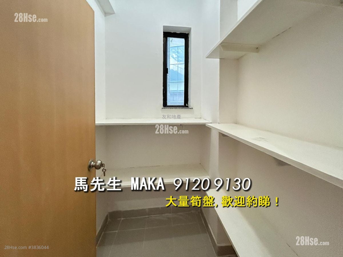 The Crescent Rental 3 Bedrooms , 2 Bathrooms 2,264 ft²