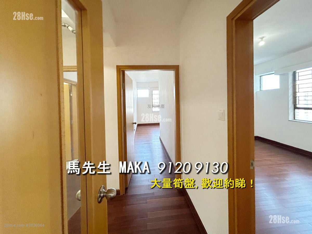 The Crescent Rental 3 Bedrooms , 2 Bathrooms 2,264 ft²