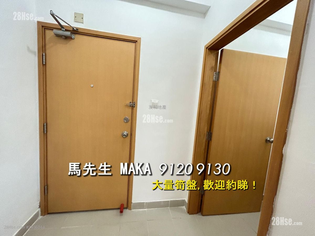 The Crescent Rental 3 Bedrooms , 2 Bathrooms 2,264 ft²