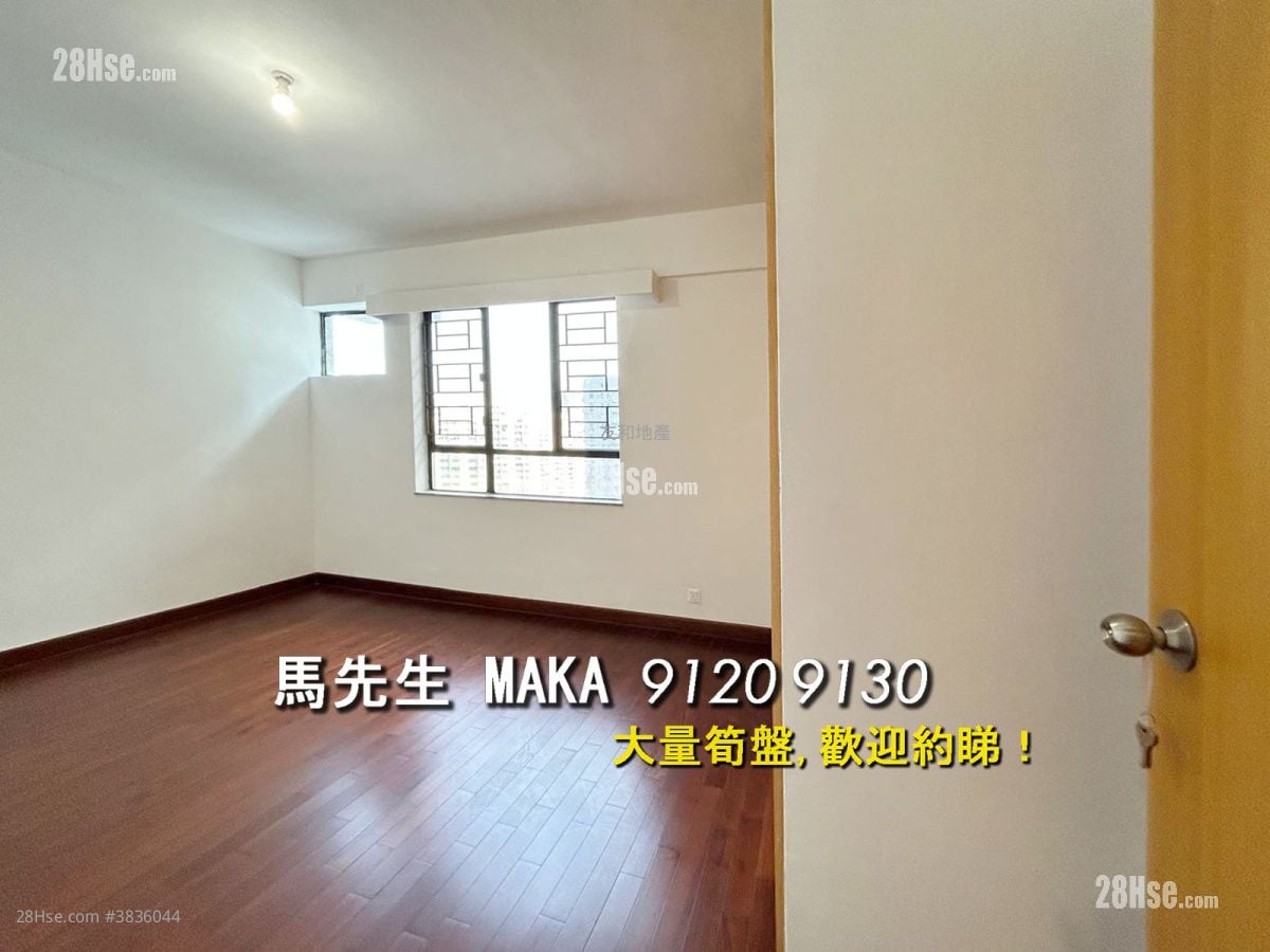 The Crescent Rental 3 Bedrooms , 2 Bathrooms 2,264 ft²