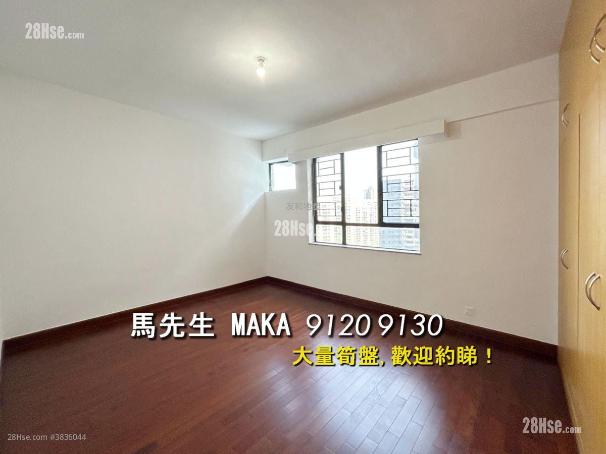 The Crescent Rental 3 Bedrooms , 2 Bathrooms 2,264 ft²