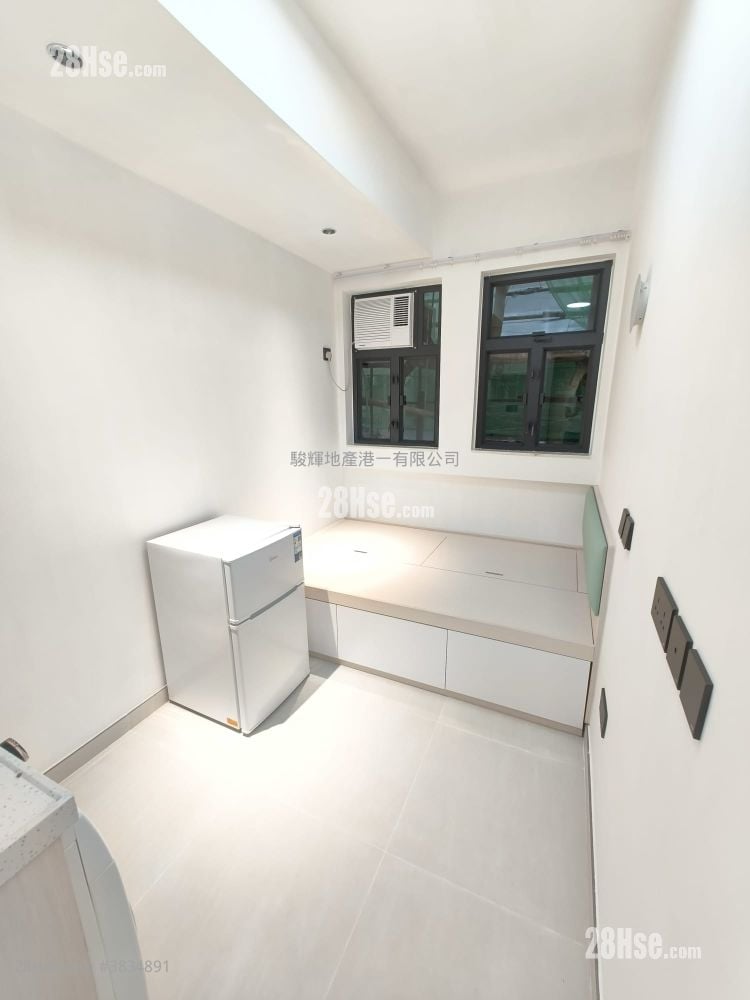Man Yuen Building Rental Studio , 1 Bathroom 130 ft²