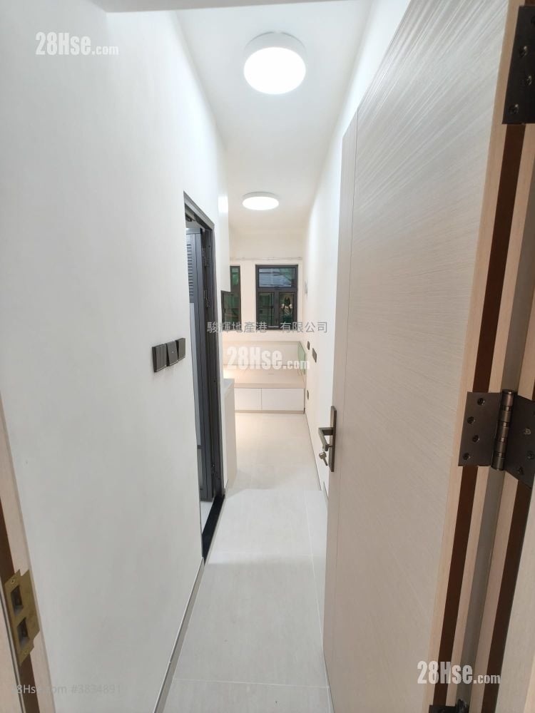 Man Yuen Building Rental Studio , 1 Bathroom 130 ft²