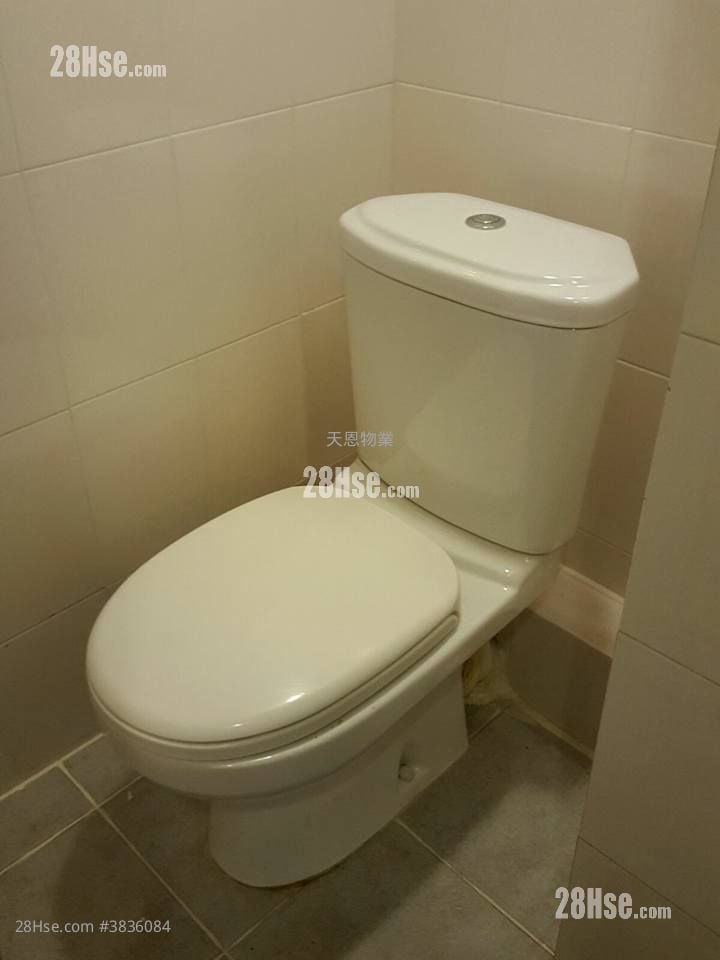 Wan Chai Sell 2 Bedrooms , 2 Bathrooms 588 ft²
