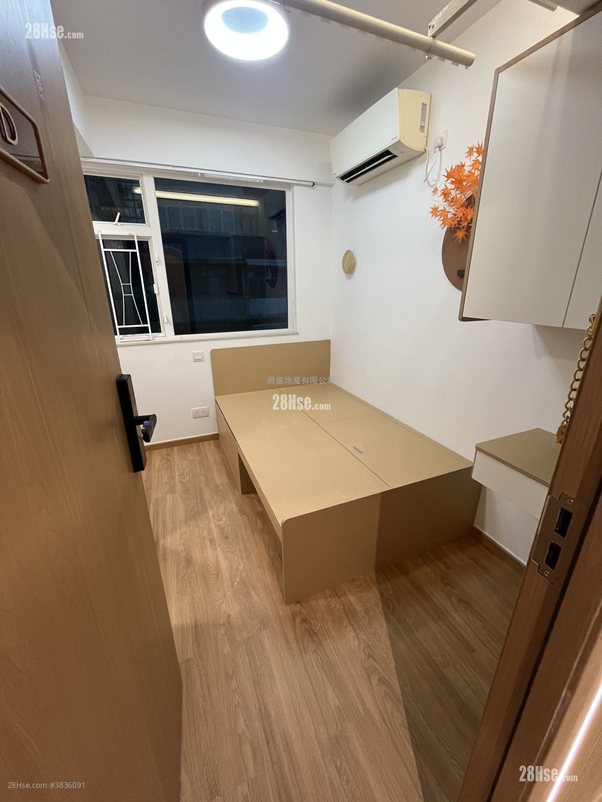 Lee Man Building Rental Studio , 1 Bathroom 150 ft²