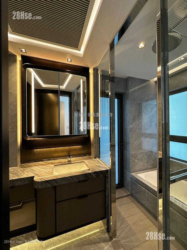 233  Prince Edward Road West Sell 3 Bedrooms , 3 Bathrooms 842 ft²