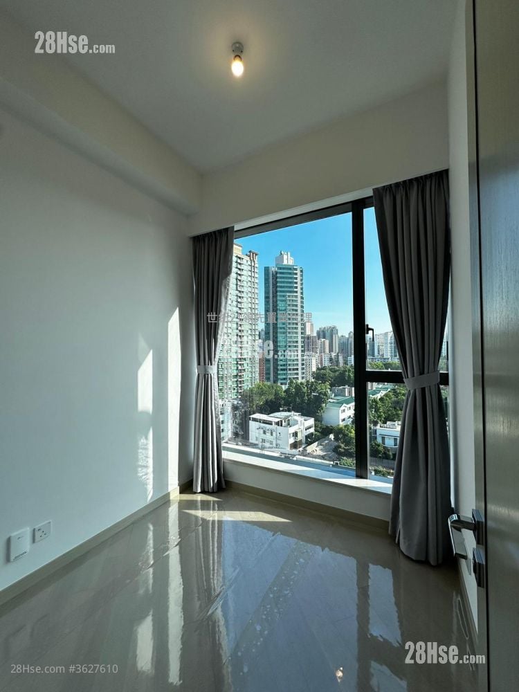 233  Prince Edward Road West Sell 3 Bedrooms , 3 Bathrooms 842 ft²
