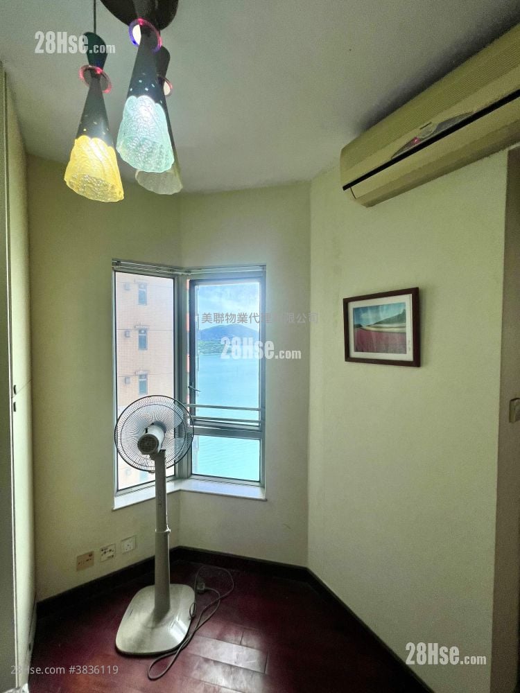 bedroom 2: Bellagio Sell 3 Bedrooms , 3 Bathrooms 935 ft²