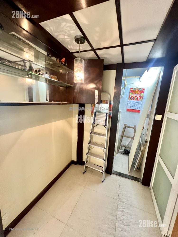 servant’s room: Bellagio Sell 3 Bedrooms , 3 Bathrooms 935 ft²