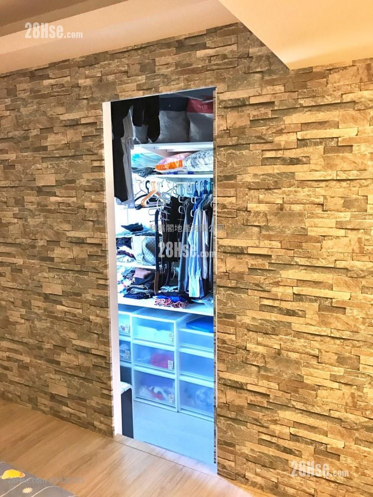 Wai Wah Centre Rental 358 ft²