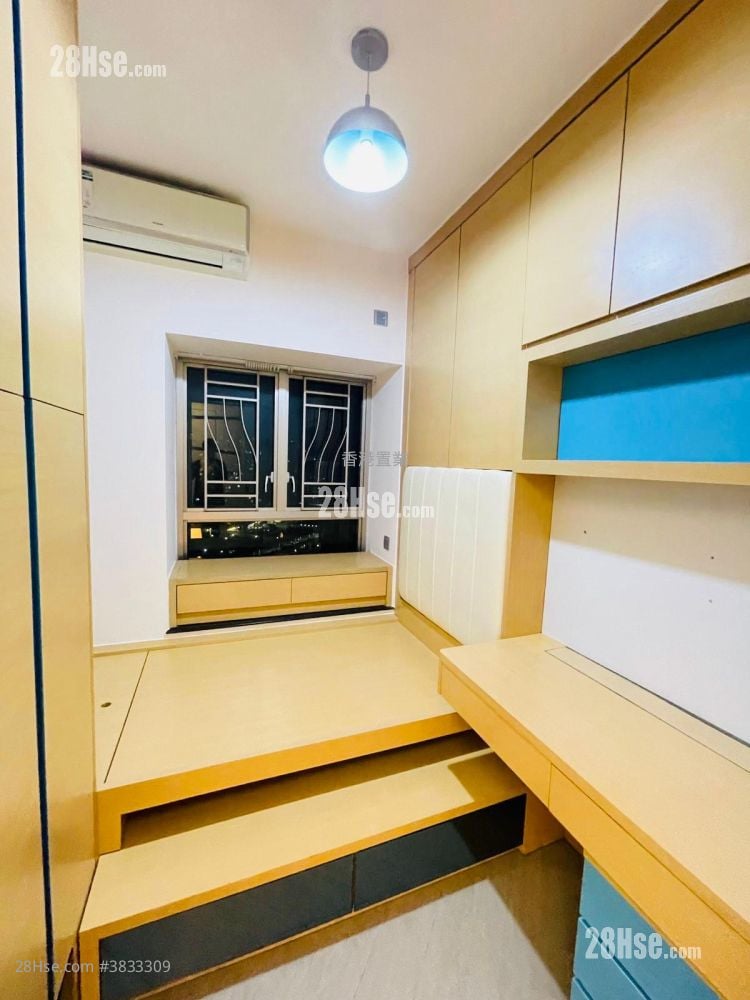 Sorrento Rental 3 Bedrooms 748 ft²