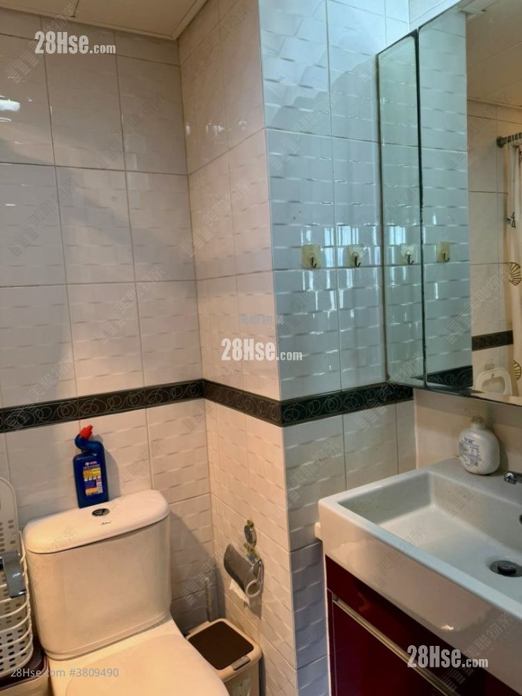 bathroom: Royal Green Sell 2 Bedrooms , 1 Bathroom 413 ft²