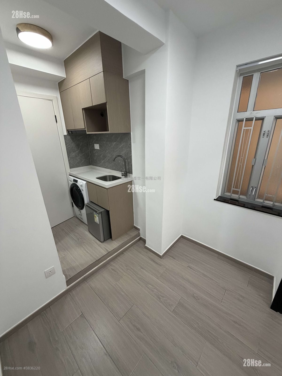 living room: Lei Wen Court Rental 160 ft²