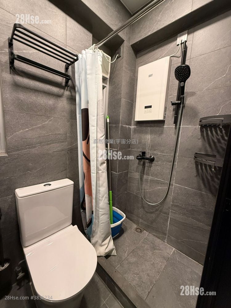 Hin Fai Building Rental 1 Bedroom , 1 Bathroom 210 ft²