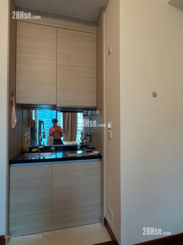 The Avenue Rental Studio , 1 Bathroom 339 ft²