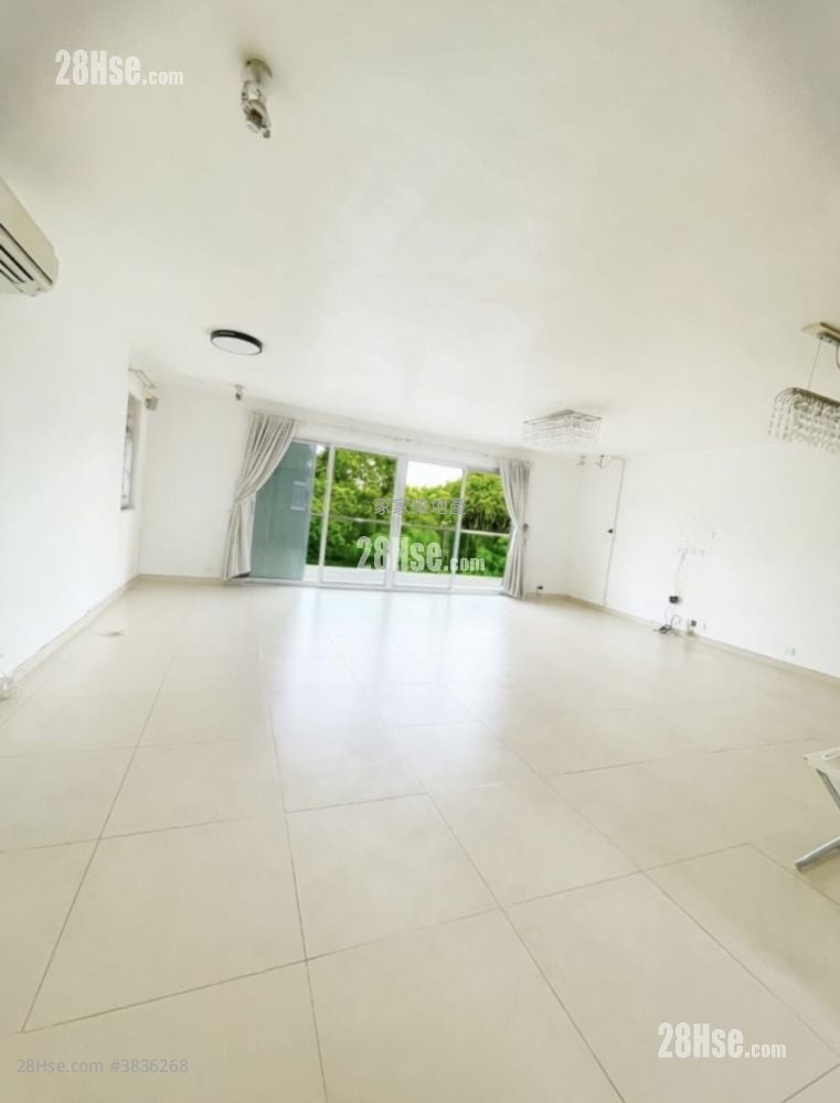 Village Rental 3 Bedrooms , 3 Bathrooms 1,750 ft²