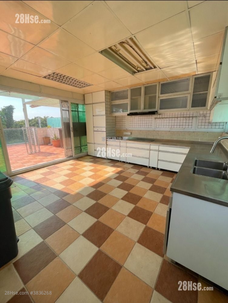 Village Rental 3 Bedrooms , 3 Bathrooms 1,750 ft²