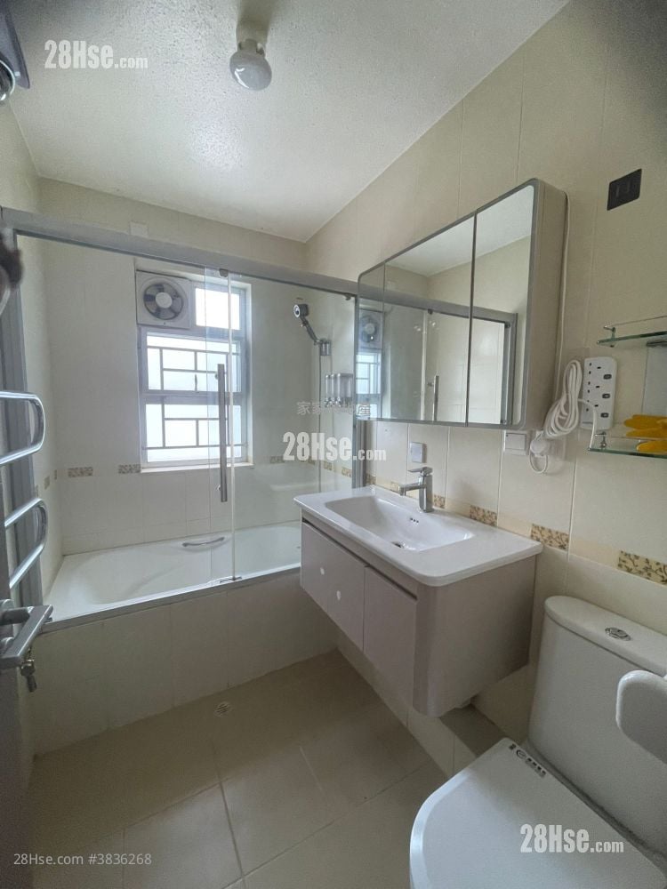 Village Rental 3 Bedrooms , 3 Bathrooms 1,750 ft²