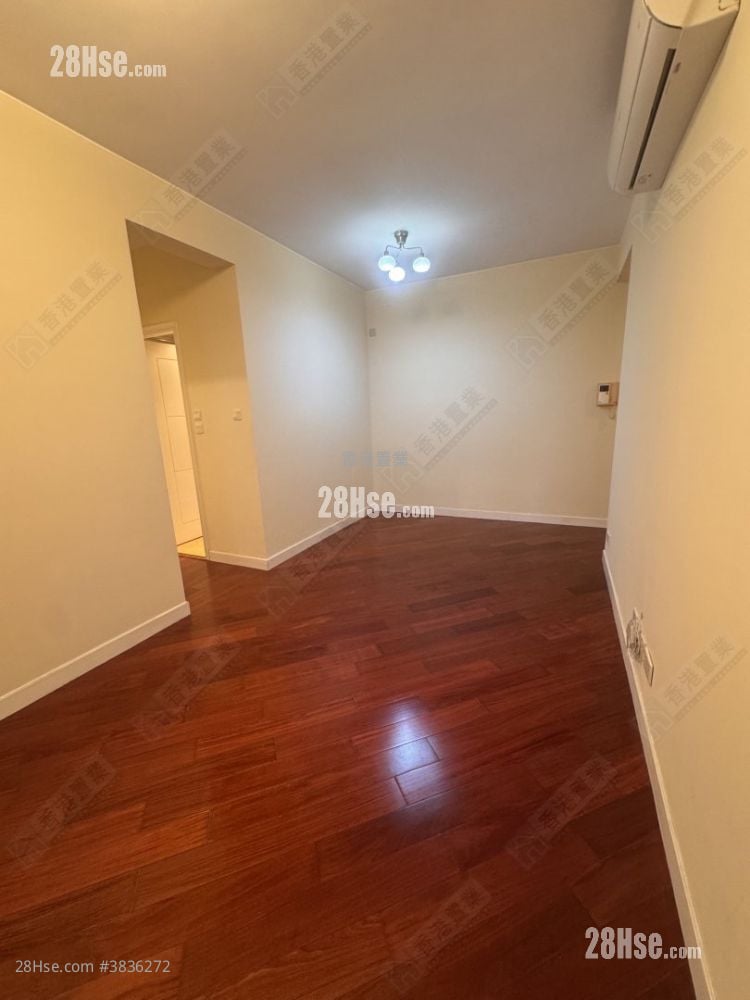 The Arch Rental 3 Bedrooms , 2 Bathrooms 846 ft²