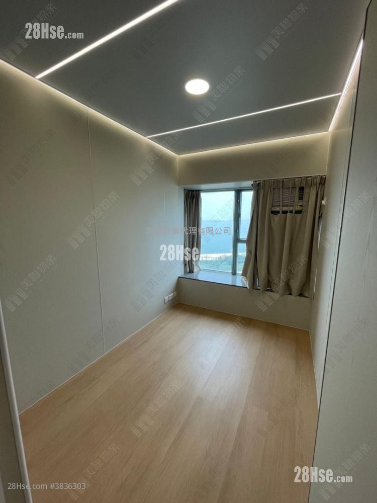Seaview Crescent Sell 3 Bedrooms , 3 Bathrooms 845 ft²