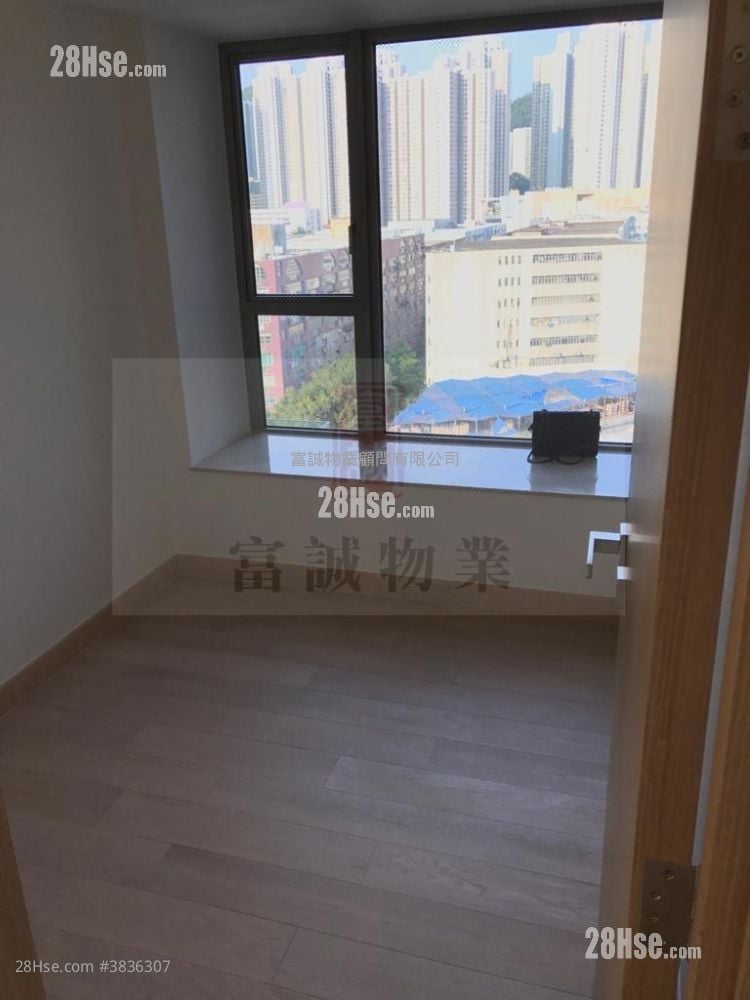 Peninsula East 租盘 3 房 , 2 浴室 869 平方尺
