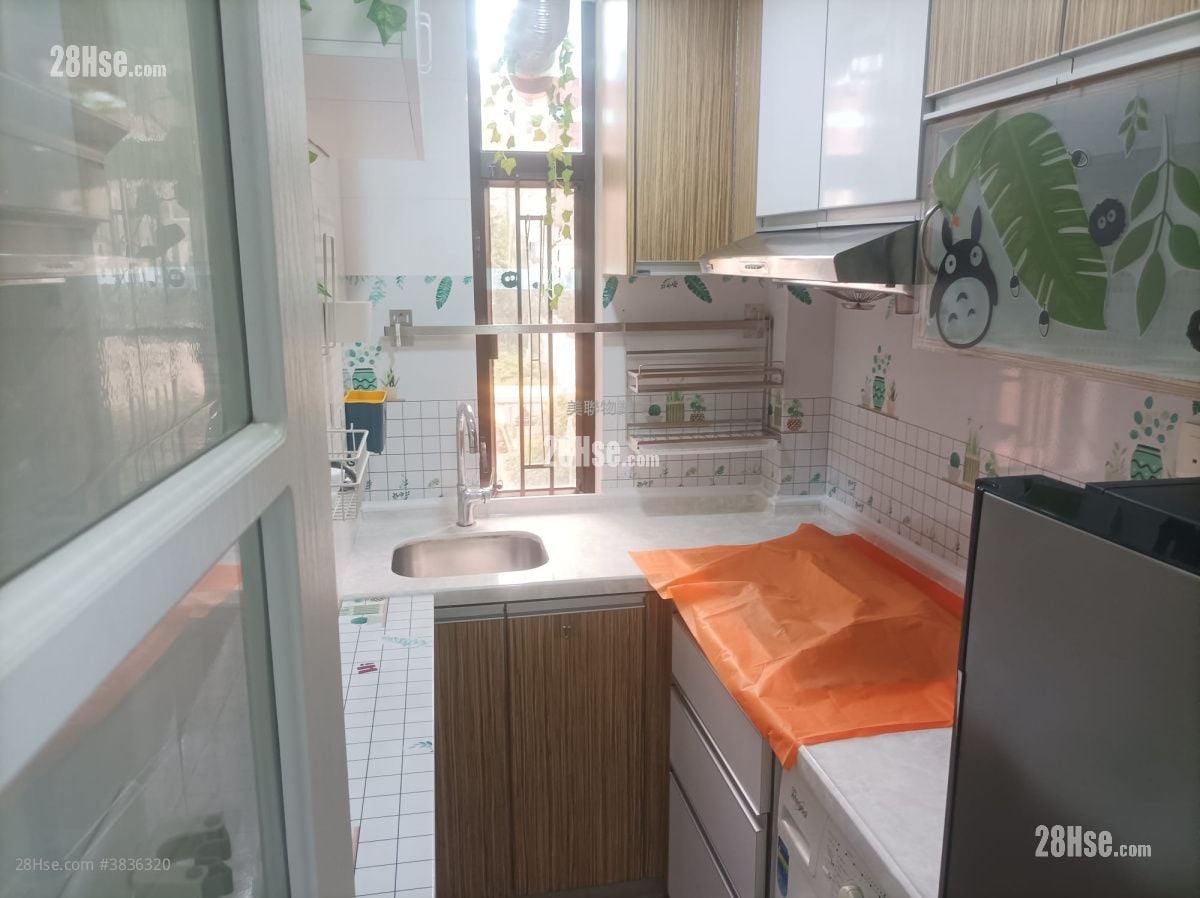 Luk Yeung Sun Chuen Sell 2 Bedrooms 445 ft²