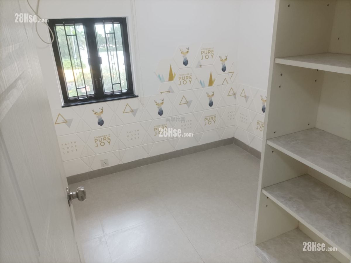 Luk Yeung Sun Chuen Sell 2 Bedrooms 445 ft²