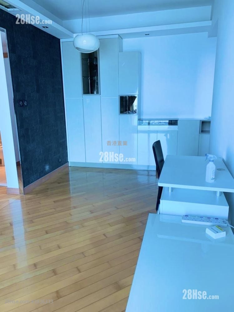 Manhattan Hill Rental 2 Bedrooms , 1 Bathroom 558 ft²