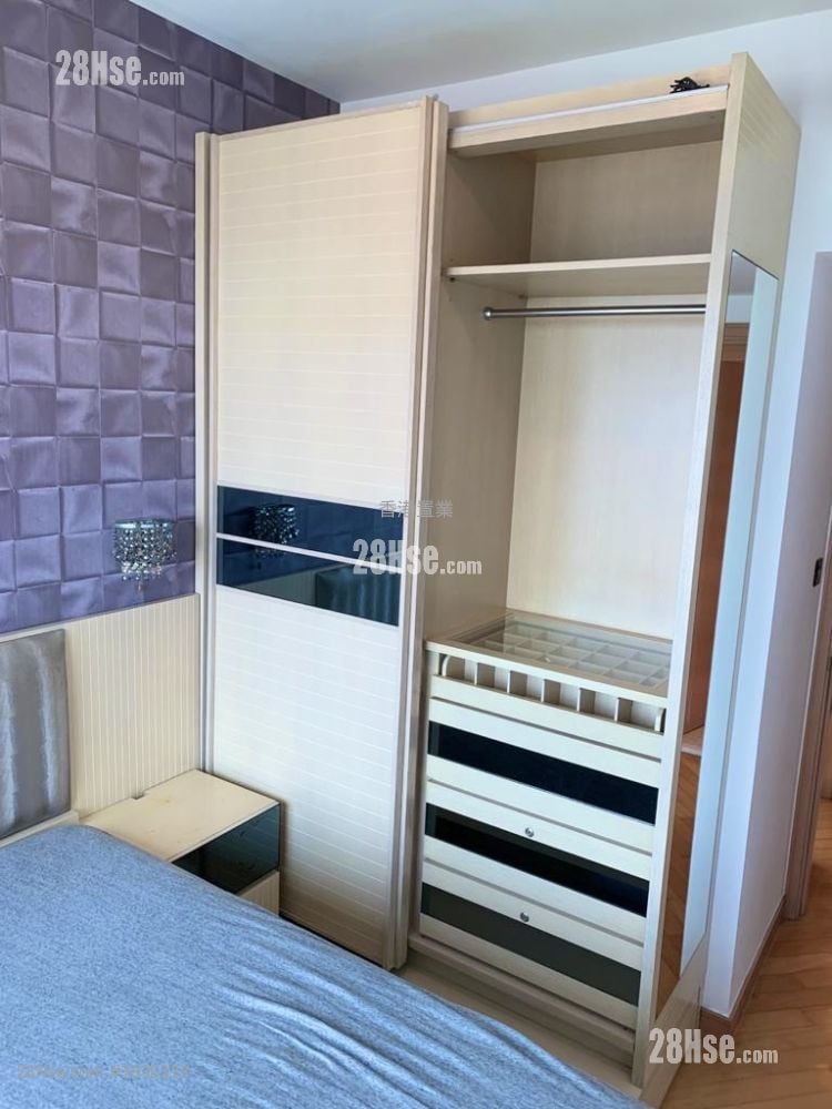 Manhattan Hill Rental 2 Bedrooms , 1 Bathroom 558 ft²
