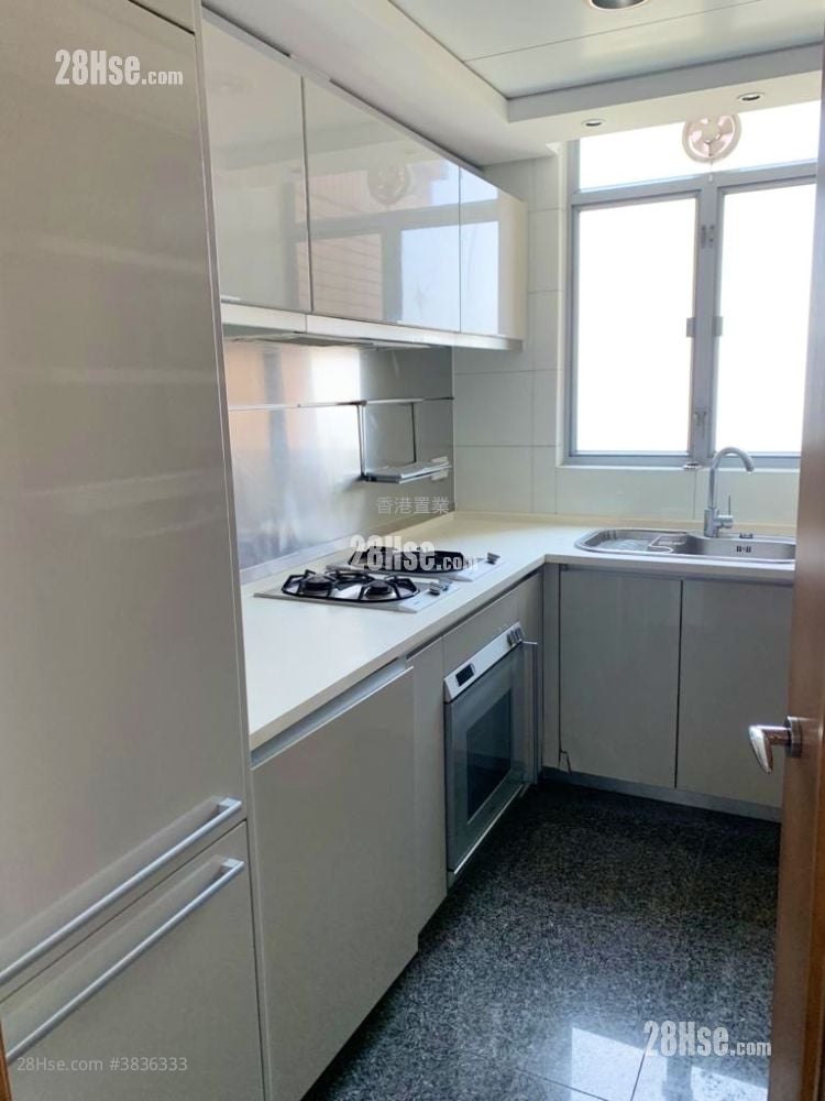 Manhattan Hill Rental 2 Bedrooms , 1 Bathroom 558 ft²