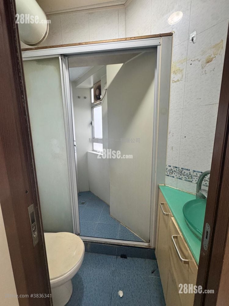 Hang Shun Building Rental 2 Bedrooms , 1 Bathroom 400 ft²