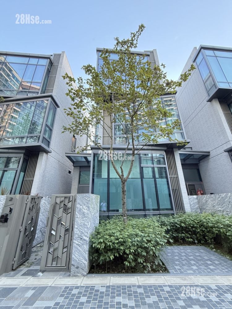 Le Pont Rental 2,741 ft²