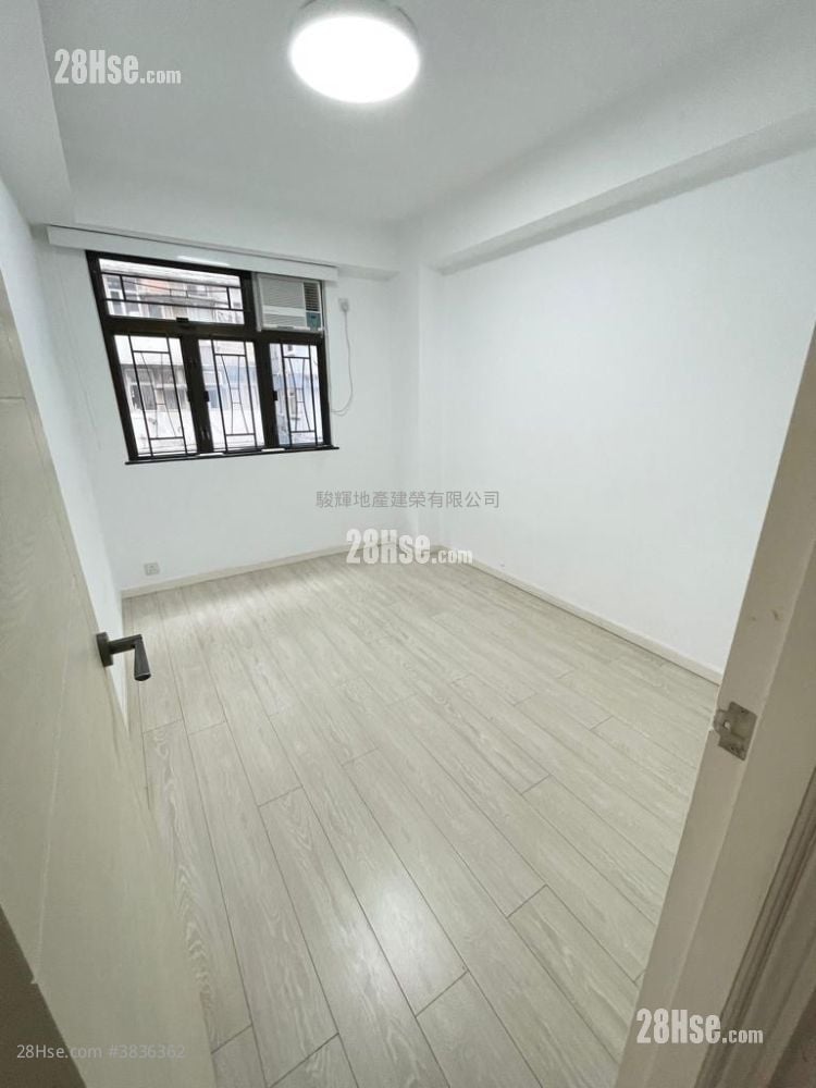 Hillwood Mansion Rental 2 Bedrooms 420 ft²