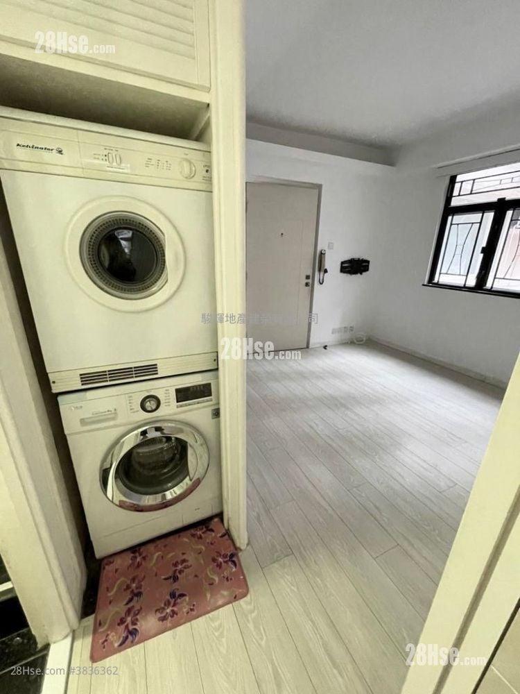 Hillwood Mansion Rental 2 Bedrooms 420 ft²