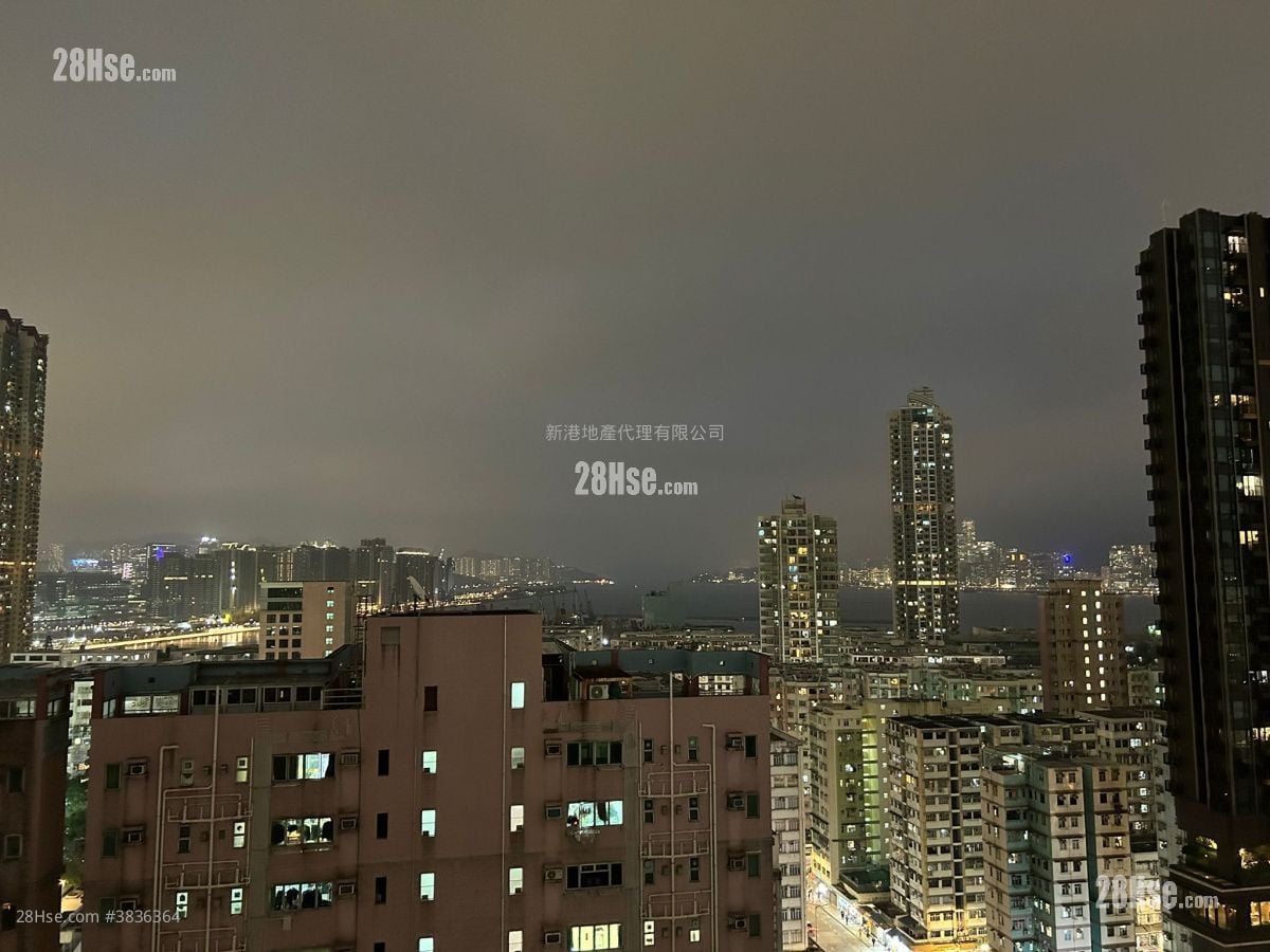 The Grands Sell Studio , 1 Bathroom 231 ft²